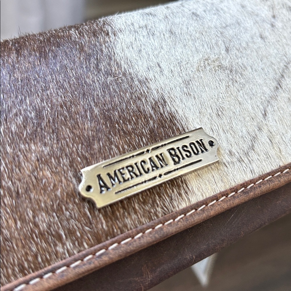 American Bison Hair on Hide,Genuine Leather,5 card,1 ID,checks,2 zip,snap top - Picture 2 of 11